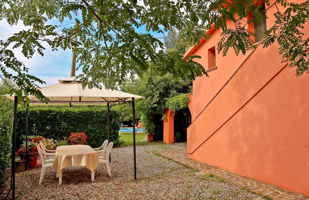 Podere Lo Stringaio Fauglia Værelse billede
